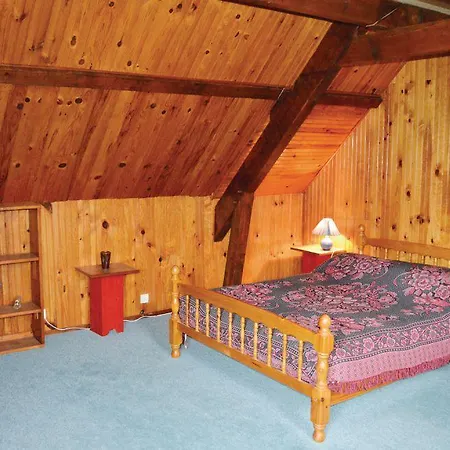 Three-bedroom Holiday De Mamou With A Fireplace 07